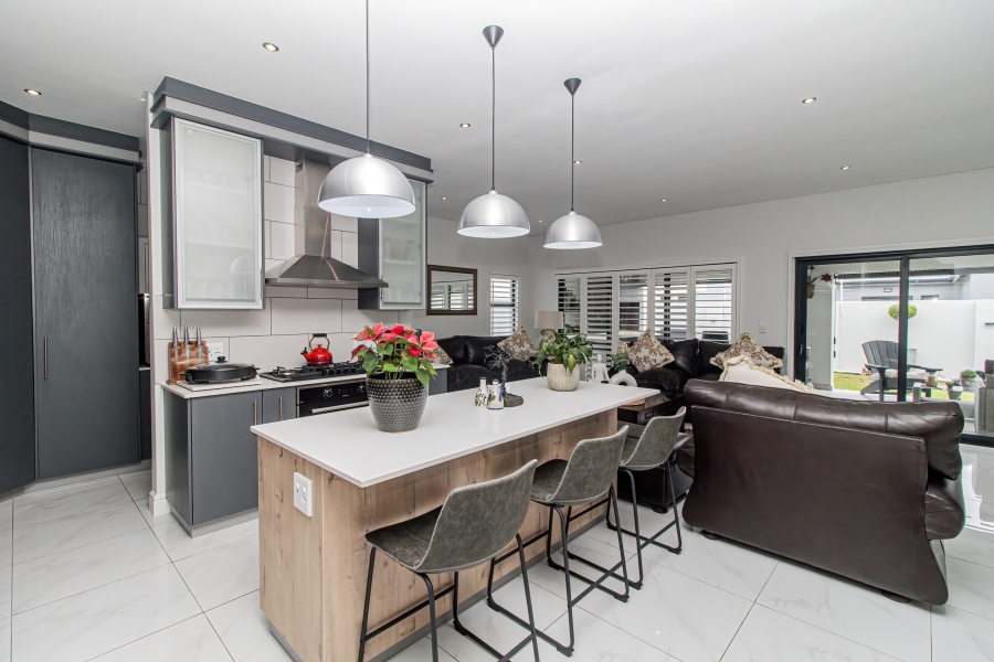 4 Bedroom Property for Sale in Sandown Western Cape